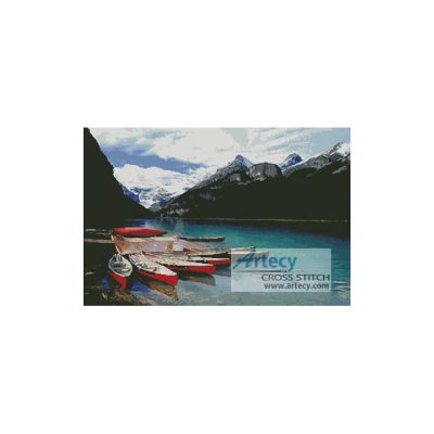 Boats on Lake (www.photostogo.com)