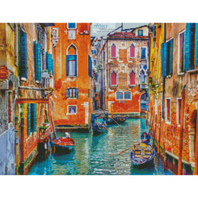 Colourful Venice Street (Tom Podmore-unsplash)