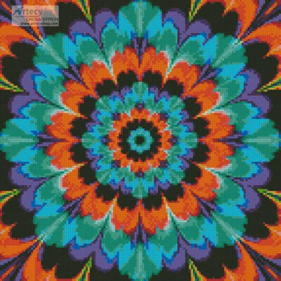 Kaleidoscope 4 (Crop) (Maklay62 - Pixabay)