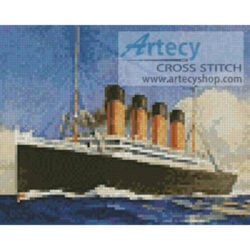 Mini Titanic 2 (Onslow Auctions - Mary Evans Picture Library)