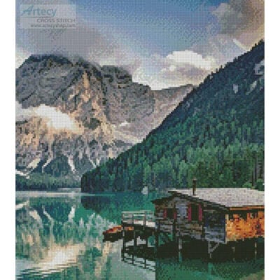 Pragser Wildsee, Italy (Crop) (Tpsdave - Pixabay)